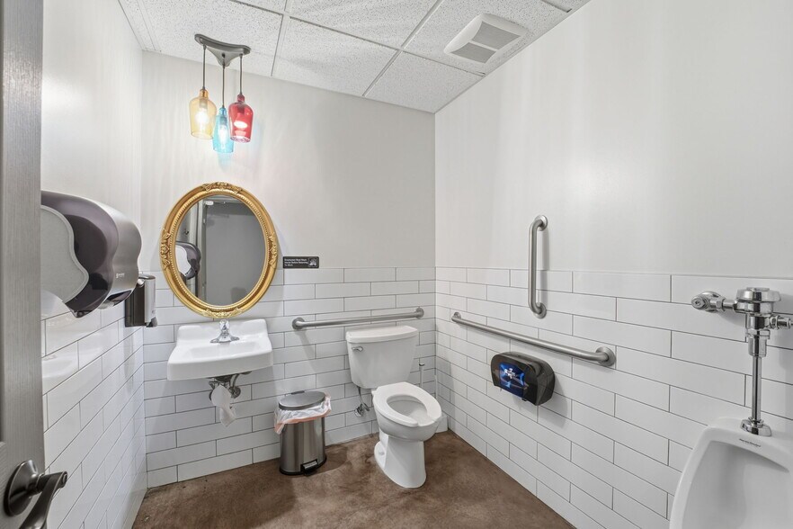 More Photos Of 1215 Aaron Dr, Richland General Retail For Lease