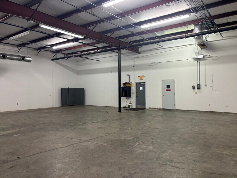 More Photos Of 3650 Patterson Ave, Winston-Salem Light Distribution For Lease
