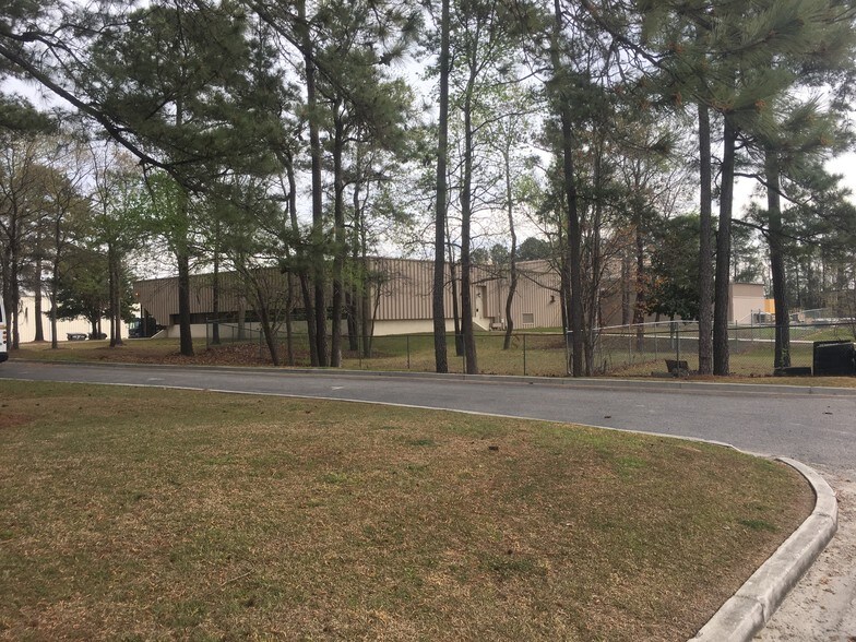 More Photos Of 917 Commerce Cir, Hanahan Warehouse For Sale