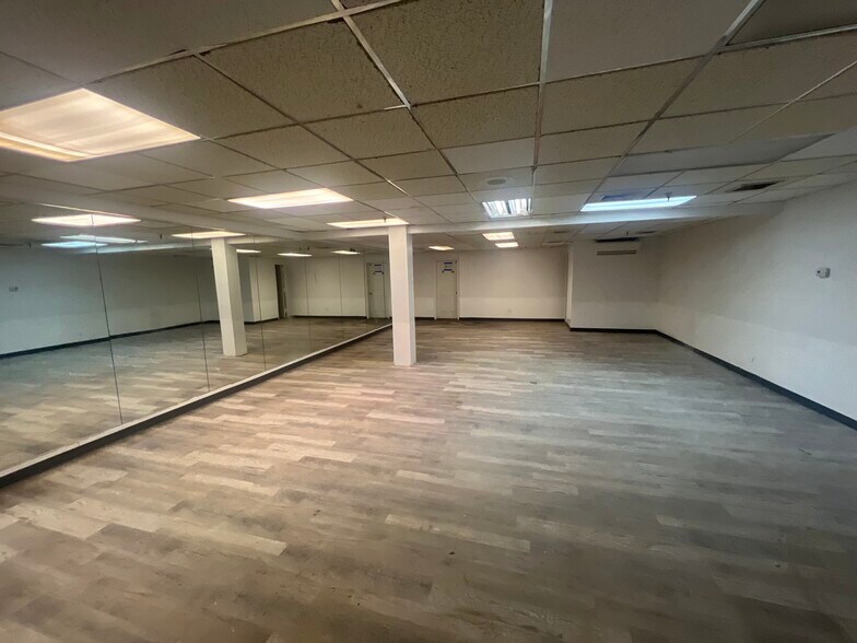 More Photos Of 11940 Metropolitan Ave, Kew Gardens Apartments For Lease