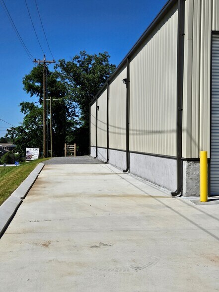 More Photos Of 25 Marigold Ln, Ringgold Warehouse For Lease