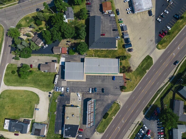 More Photos Of 1565 Dekalb Ave, Sycamore Unknown For Lease