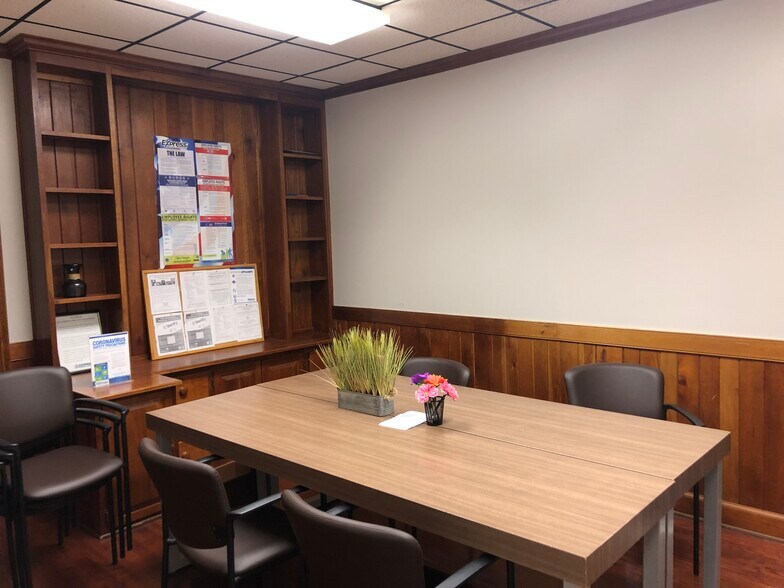 More Photos Of 111 N Trigg Ave, Gallatin Office For Sale