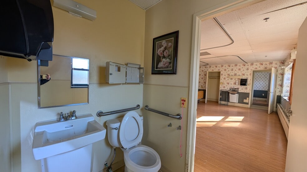 More Photos Of 60 Crouch Ave, Norwich Skilled Nursing Facility For Sale