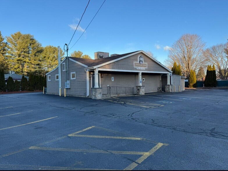 More Photos Of 85 Main St, Oxford Restaurant For Sale