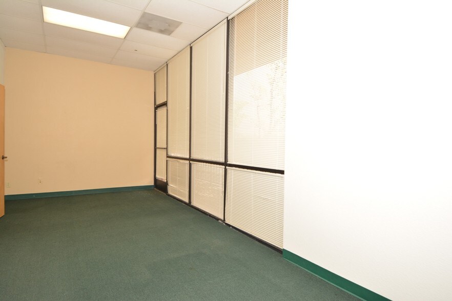 More Photos Of 11990 Heritage Oak Pl, Auburn Office For Lease