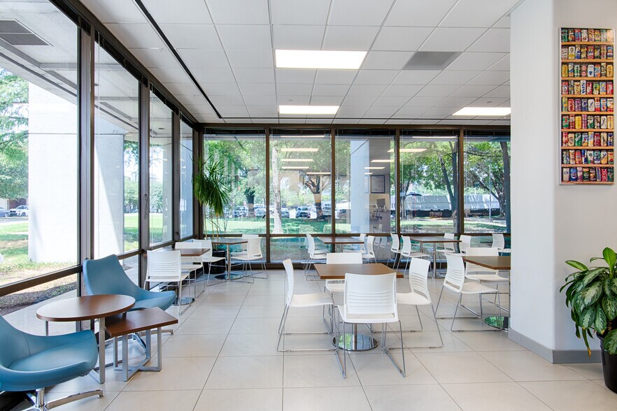 More Photos Of 4835 Lyndon B Johnson Fwy, Dallas Office For Lease