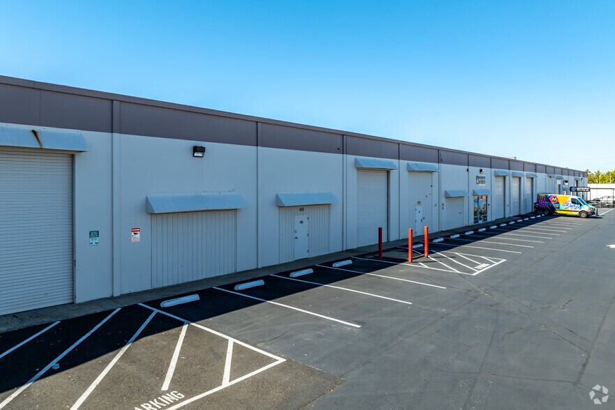 More Photos Of 11151 Trade Center Dr, Rancho Cordova Warehouse For Lease