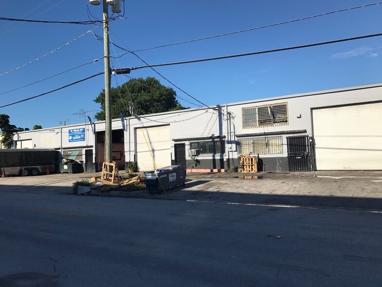 More Photos Of 4330-4342 E 10th Ct, Hialeah Warehouse For Lease