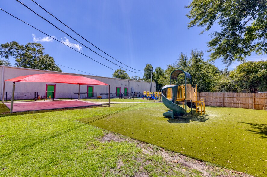 615 Howard Ave, Biloxi, MS 39530 Daycare Center For Sale
