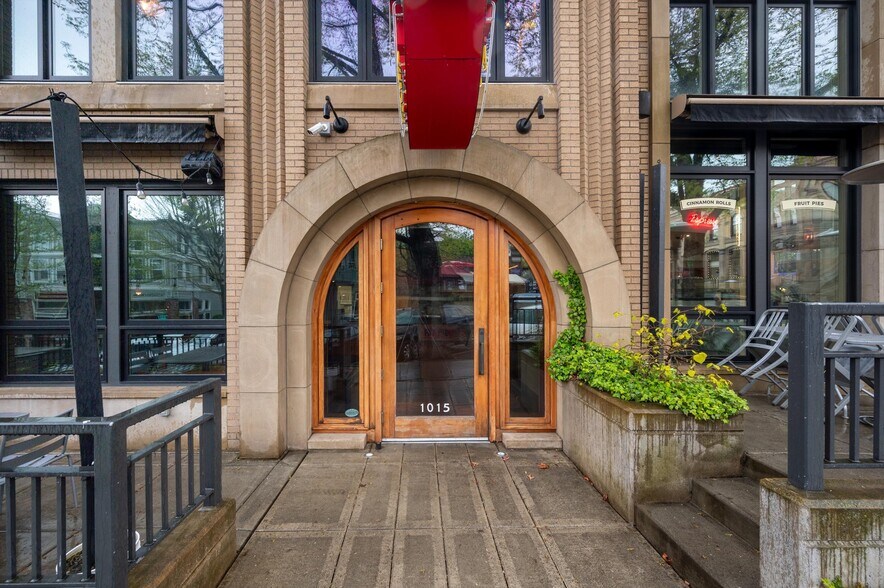 More Photos Of 1011 Harris Ave, Bellingham Restaurant For Sale