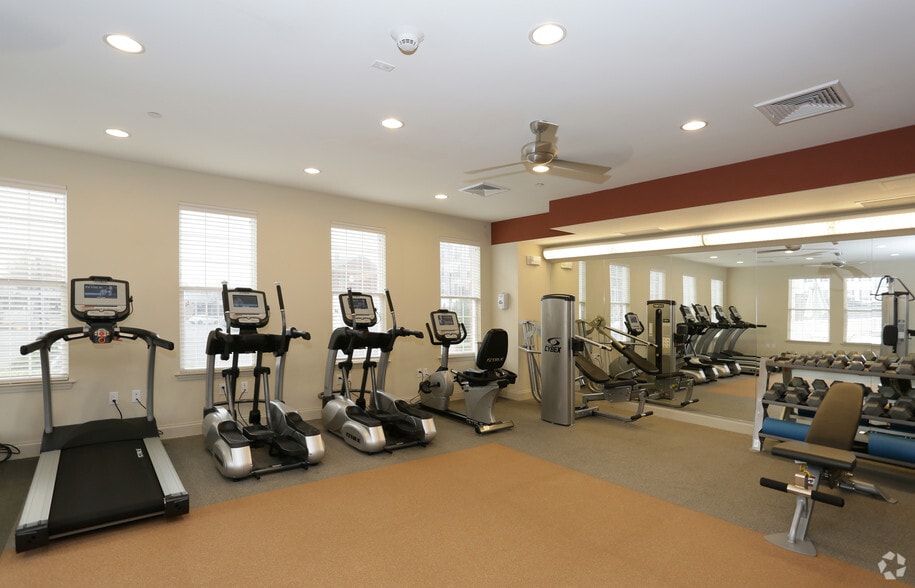 More Photos Of 1 Village Grn, Patchogue Apartments For Lease