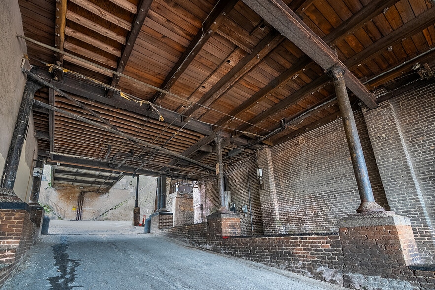 More Photos Of 100 E Bay St, Savannah Lodge Meeting Hall For Sale