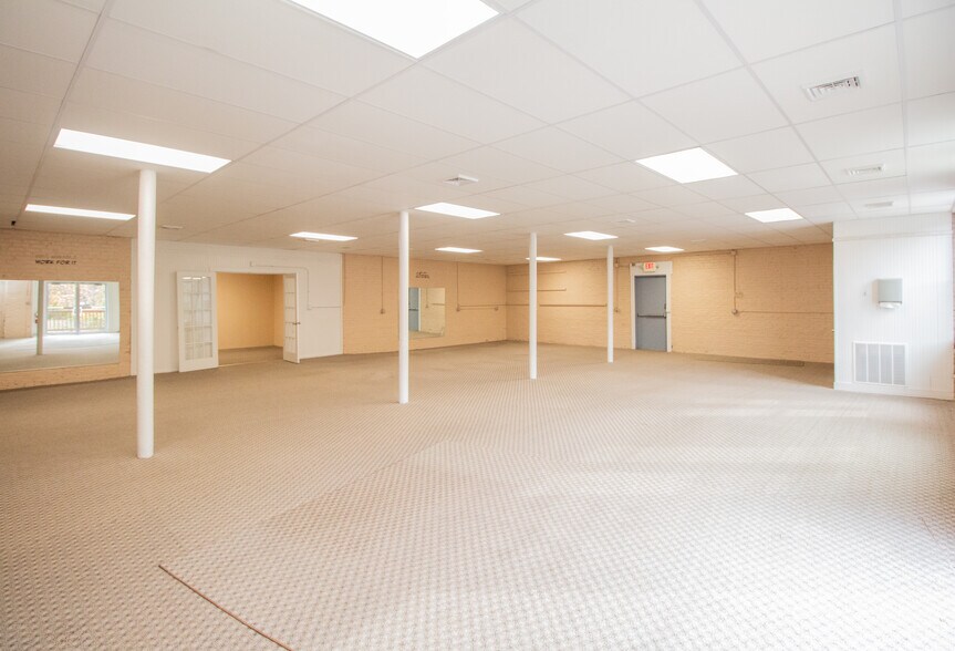 More Photos Of 21-69 S Main St, Leicester Light Distribution For Sale