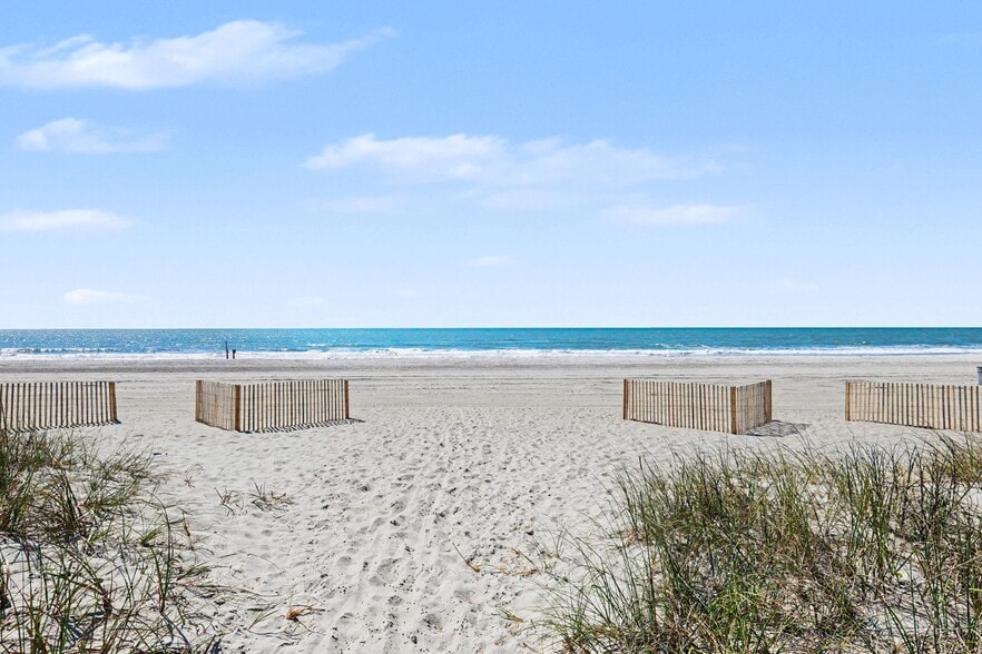 More Photos Of 1415 S Ocean Blvd, North Myrtle Beach Hotel For Sale