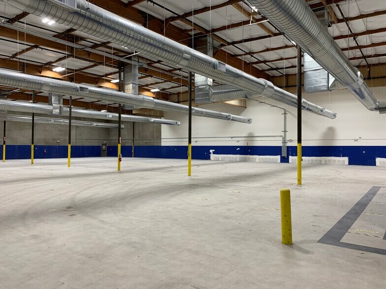 More Photos Of 6901 District Blvd, Bakersfield Warehouse For Lease