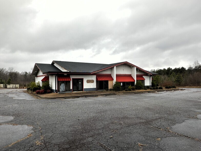 More Photos Of 3352 15th Avenue Blvd SE, Conover Restaurant For Sale