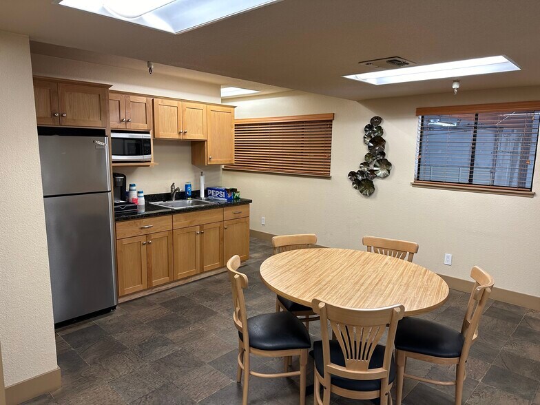 More Photos Of 8581 23rd Ave, Sacramento Warehouse For Sale