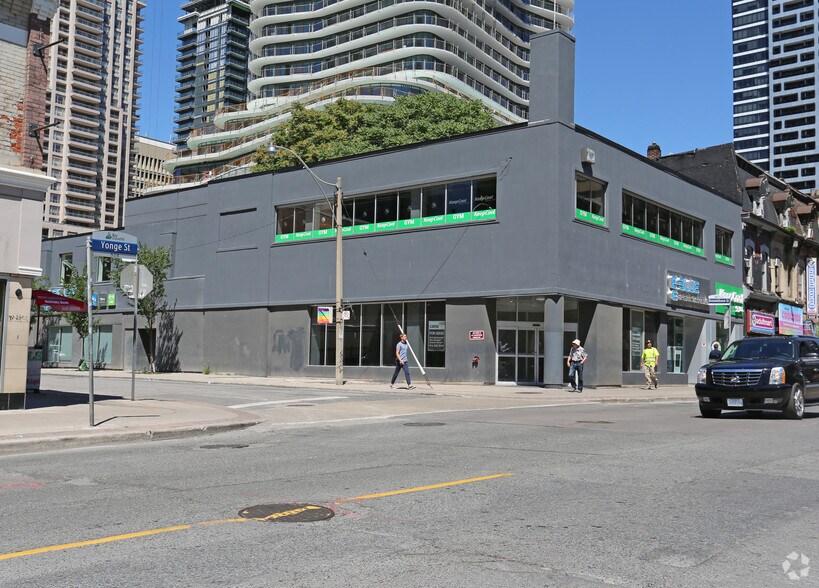 Primary Photo Of 530 Yonge St, Toronto Storefront Retail Office For Lease