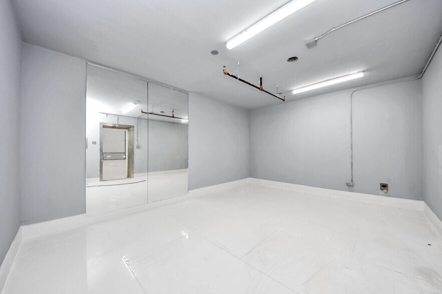 More Photos Of 1100 Jackson St, Richmond Freestanding For Sale