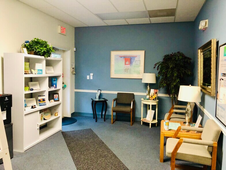 More Photos Of 214 Pasadena Ave S, Saint Petersburg Office For Lease