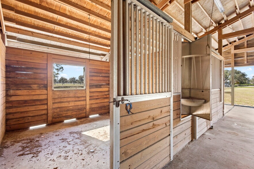 More Photos Of 42554 Maggie Jones Rd, Paisley Horse Stables For Sale