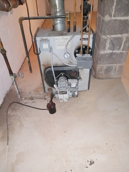 More Photos Of 515 W Butler Ave, Chalfont Veterinarian Kennel For Sale