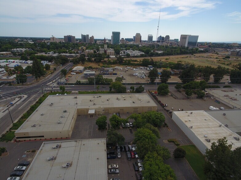 More Photos Of 1103 N B St, Sacramento Flex For Lease