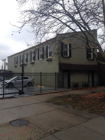 More Photos Of 2181 Central Pky, Cincinnati Loft Creative Space For Lease