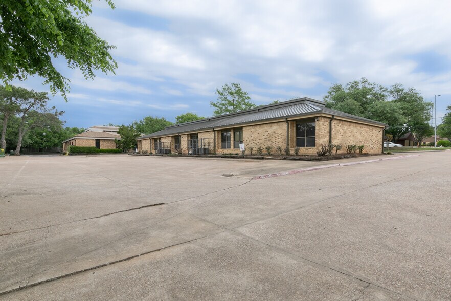 More Photos Of 736 N Fielder Rd, Arlington Medical For Sale