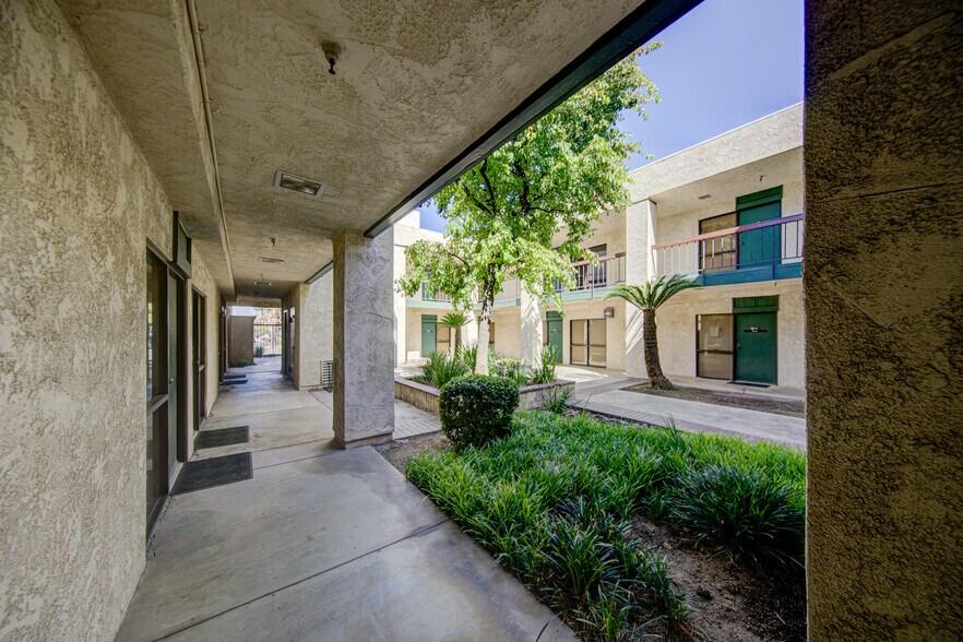 More Photos Of 4949 Buckley Way, Bakersfield Office For Sale