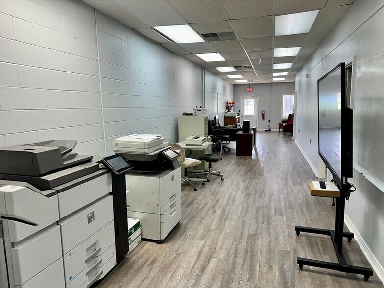 More Photos Of Exit 61, I-22, New Albany MS, New Albany Fast Food For Sale
