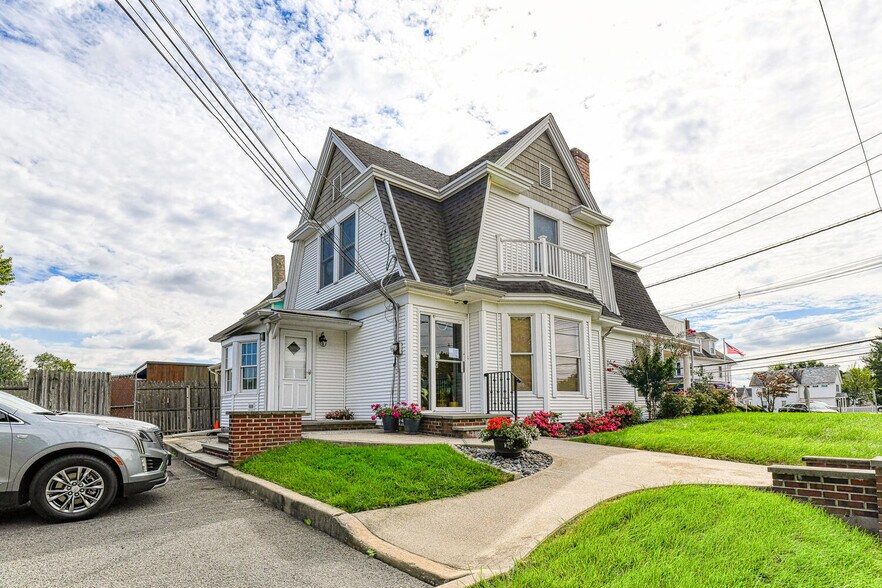 More Photos Of 173 N Main St, Milltown Storefront Retail Residential For Sale