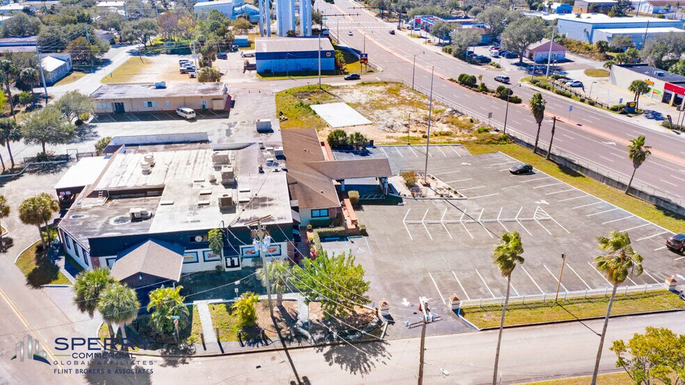 More Photos Of 300 N Cocoa Blvd, Cocoa Restaurant For Lease