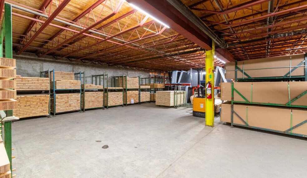 More Photos Of 888 Guelph St, Kitchener Manufacturing For Lease