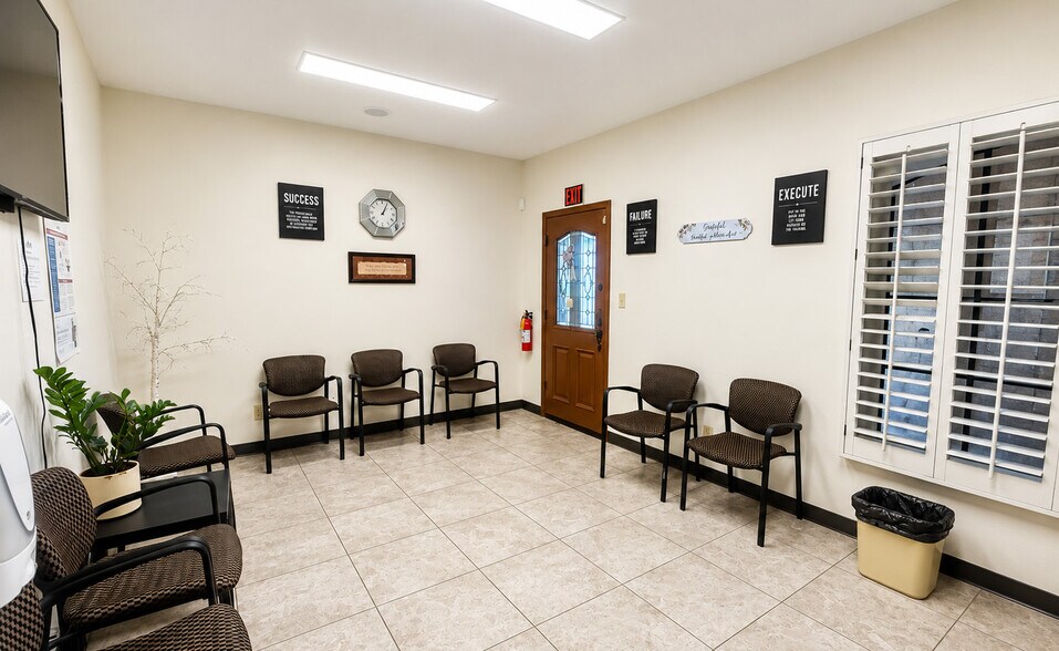 More Photos Of 501 W Ray Rd, Chandler Office For Lease