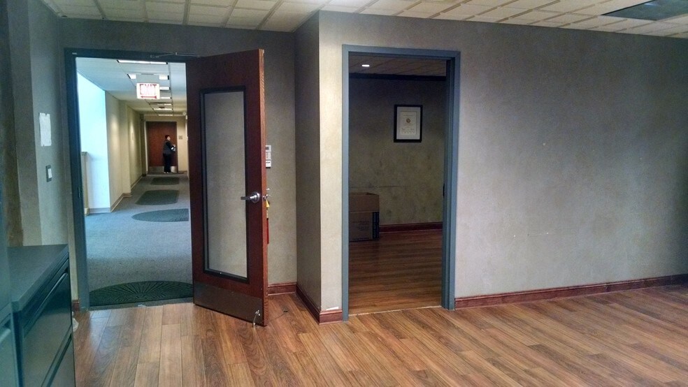 More Photos Of 2715 N Central Ave, Chicago Medical For Sale