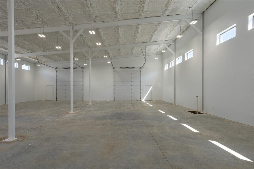 More Photos Of 9020 State Highway 21, Trenton Unknown For Lease