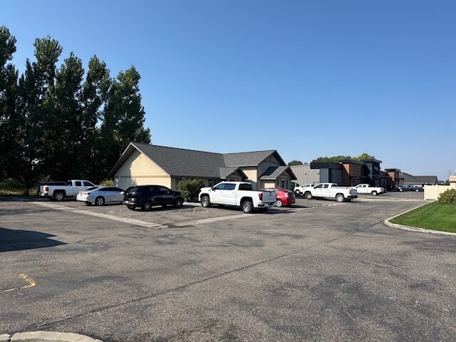 More Photos Of 1109 Summers Dr, Rexburg Medical For Sale