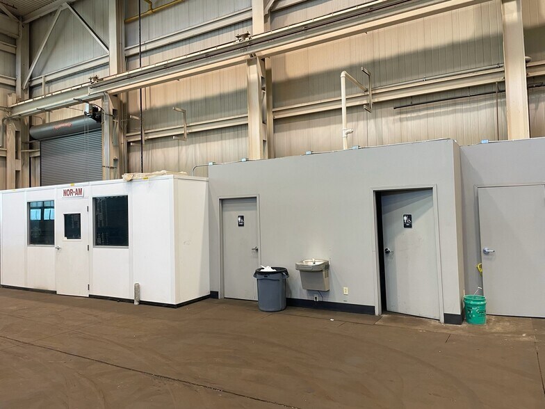 More Photos Of 619 Oak Ave, Sidney Warehouse For Lease