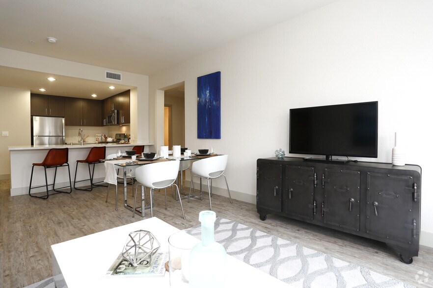 More Photos Of 1375-1411 Sycamore Ave, Hercules Unknown For Lease