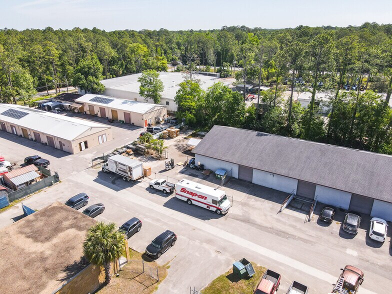 More Photos Of 2300 NW 71st Pl, Gainesville Warehouse For Lease