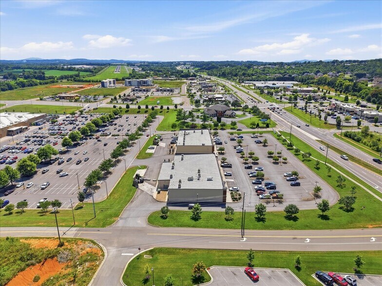 More Photos Of 4327-4329 W Andrew Johnson Hwy, Morristown General Retail For Lease