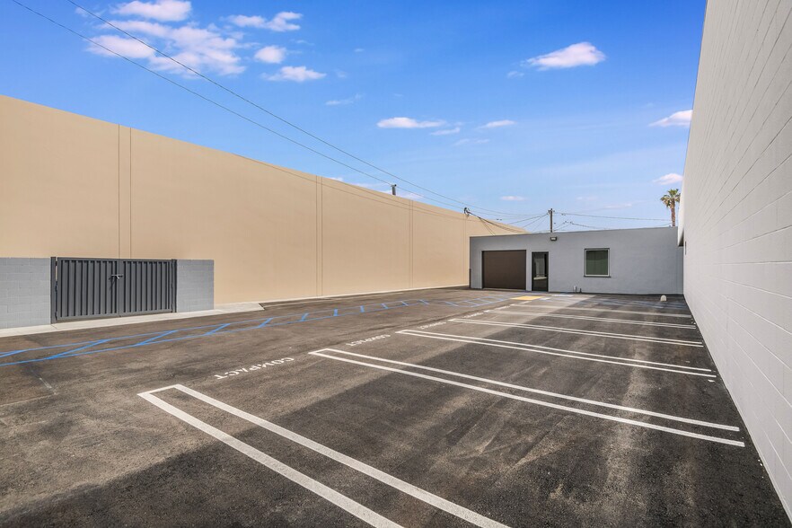 More Photos Of 633 Hindry Ave, Inglewood Warehouse For Sale