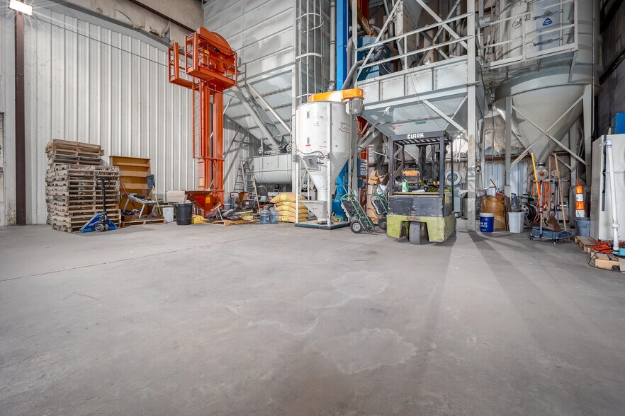 More Photos Of 6845 S Western Ave, Oklahoma City Distribution For Lease