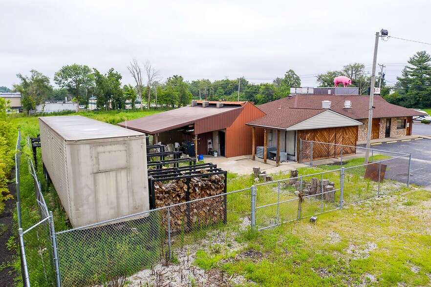 More Photos Of 6006 Shepherdsville Rd, Louisville Restaurant For Sale