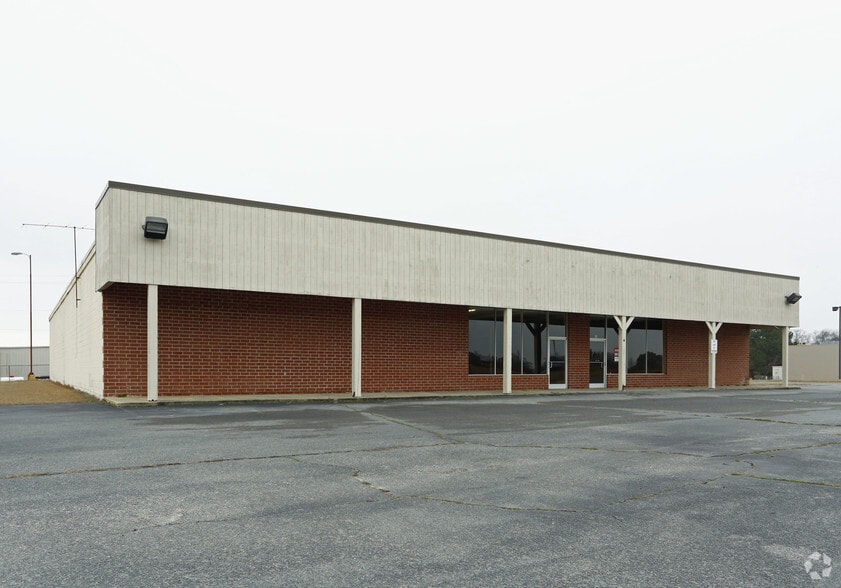 More Photos Of 620 Dr Donnie H Jones Jr Blvd, Princeton Freestanding For Lease