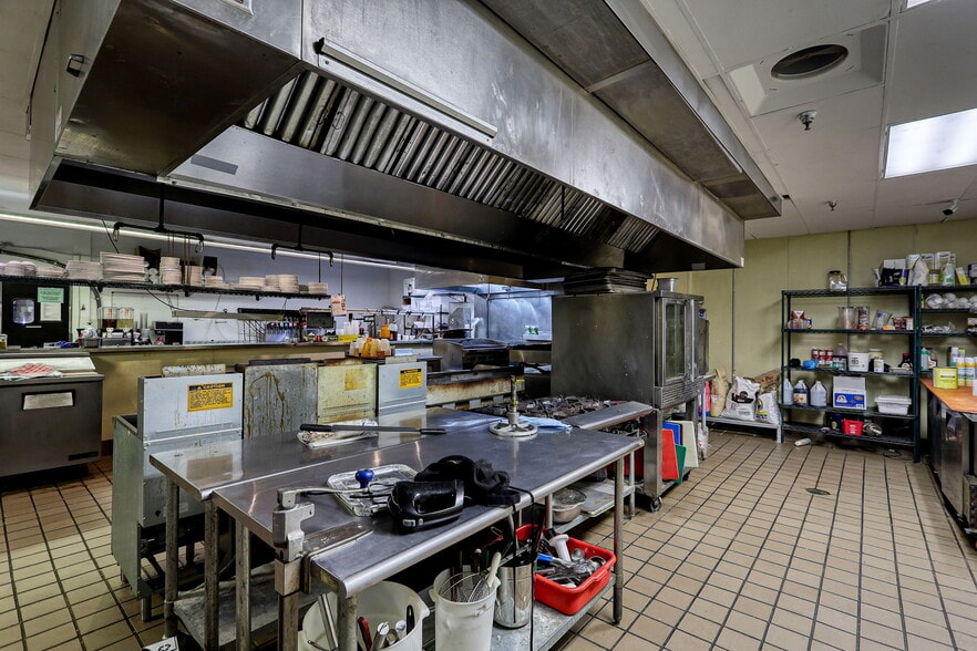 More Photos Of 1506 Lee Trevino Blvd, El Paso Unknown For Lease