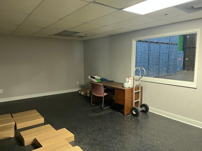 More Photos Of 145 Cane Creek Industrial Park Rd, Fletcher Warehouse For Lease