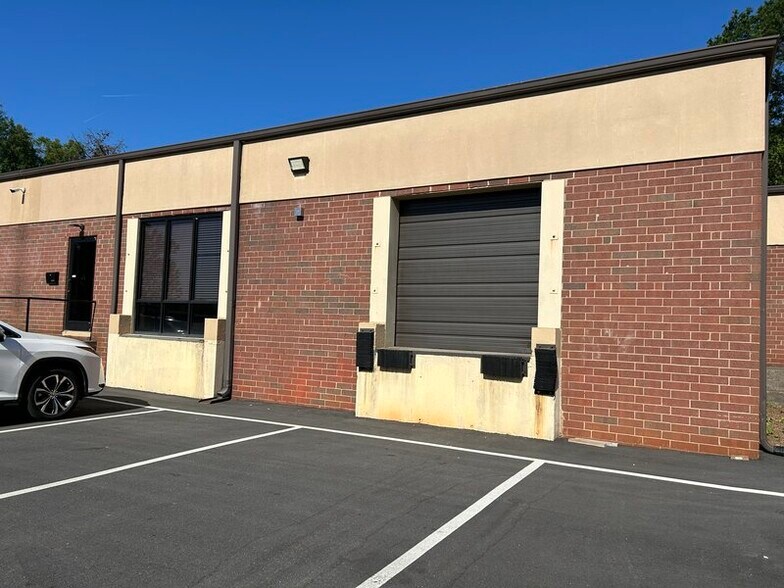 More Photos Of 1516 F Ave SE, Hickory Warehouse For Lease